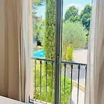 Дом отдыха Providence - Piscine - Jardin - 6 - 12 Personnes Ле-Канне