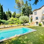 Providence - Piscine - Jardin - 6 - 12 Personnes *