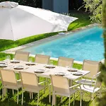 Providence - Piscine - Jardin - 6 - 12 Personnes *
