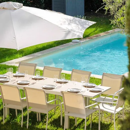 Providence - Piscine - Jardin - 6 - 12 Personnes *