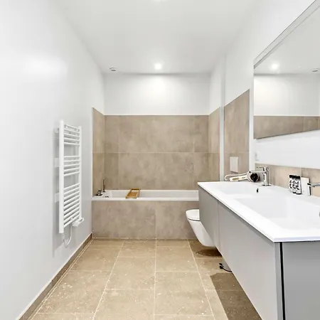 Providence - Piscine - Jardin - 6 - 12 Personnes 度假居 *